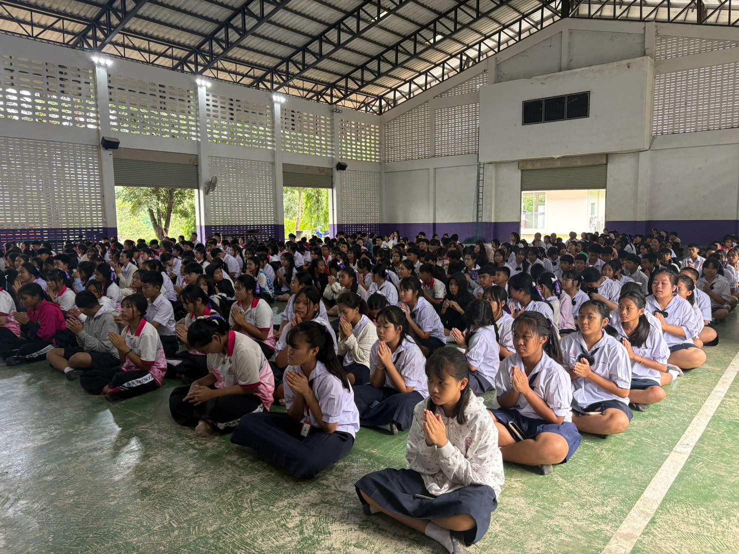 โรงเรียนบ่อเกลือได้จัดกิจกรรม "ถวายเทียนพรรษา ประจำปีการศึกษา 2569"