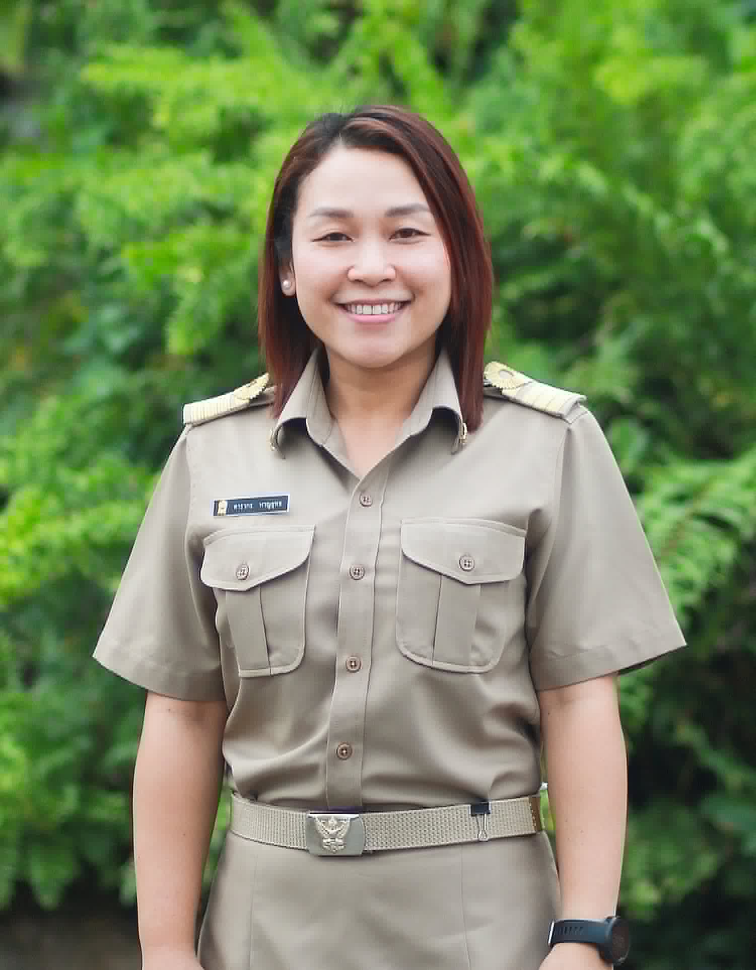 นางสาวดารากร  หาญยุทธ