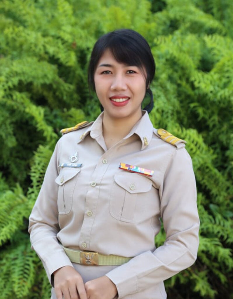 นางสาวราตรี  แปงอุด